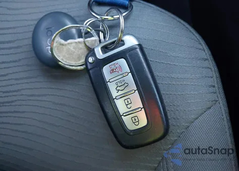 2015 Hyundai Sonata Hybrid from USA, damaged, VIN KMHEC4A45FA137827